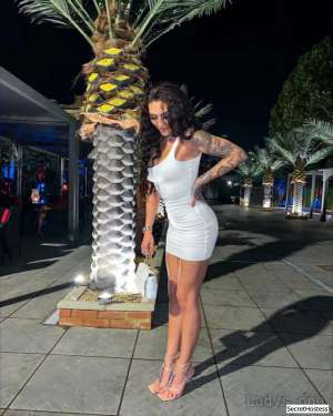 Escort model KENZIE XX, Cleveland 22 year old Escort in Cleveland OH