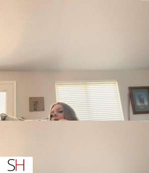 23 year old Caucasian Escort in Ottawa Sexy room service to your door! EastEndIn+Out