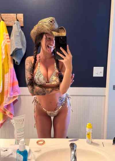 28Yrs Old Escort Size 10 Asheville NC Image - 3