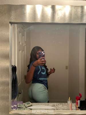 20Yrs Old Escort Image - 4