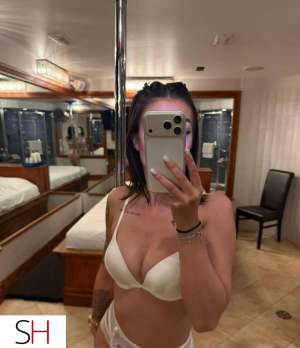 Bella new italian 19 full gfe from montreal yorkdale 4am 22 year old Escort in North York