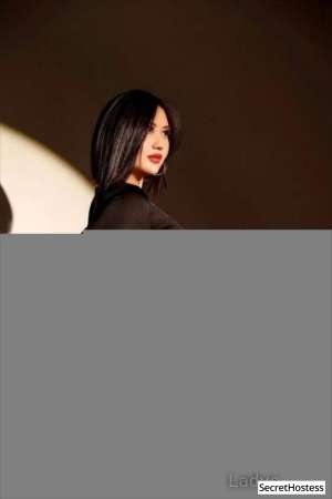 25 year old Escort in Minneapolis MN Escort model Sully, Minneapolis