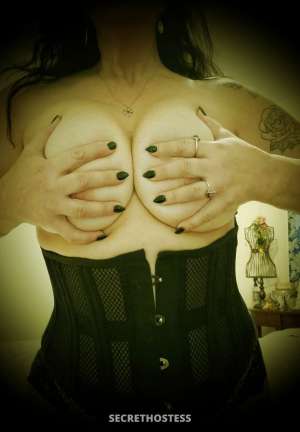 Betty Escort model 0 year old Escort in Minneapolis MN