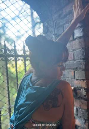 Sexy Bombshell Playmate 30 year old Escort in Everett WA