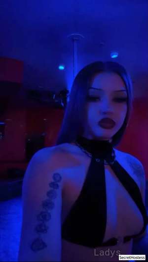 Escort model Sophia Love, Milwaukee 23 year old Escort in Milwaukee WI