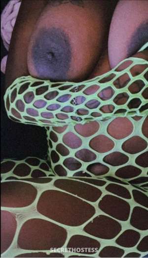 23 year old Escort in San Antonio TX THIRSTY thursday 60QV CUM on my TITS 60 SPL Bad Girl Alert 