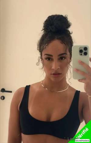 25 year old European Escort in Lyon Escort model Disponible maintenant, Lyon