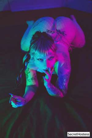 20 year old Canadian Escort in Montreal Escort model Bunny Mandie, Montreal