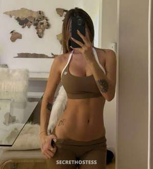 🙈I’m very narrow but my vagina is very wet come so you 22 year old Escort in Asheville NC