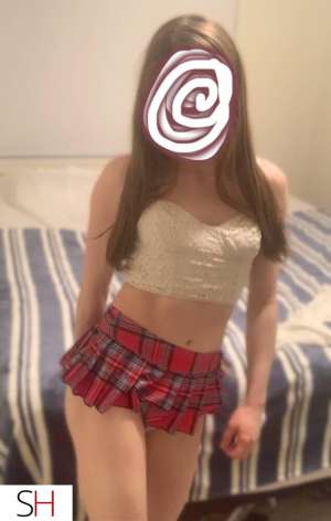 Stunning Sexy brunette 22 year old Escort in Red Deer