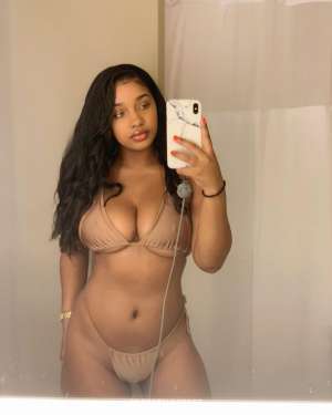 26 year old American Escort in Jerusalem selina