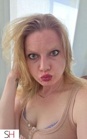 Here to Listen, then ready to turn you on 39 year old Escort in Kitchener