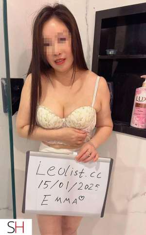20 year old Asian Escort in Mississauga MIXED GIRLS IN/OUT DUO! Sexy ! Young! Beautiful GOOD REVIEW