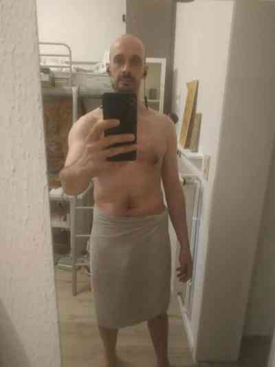 38 year old Escort in Oeiras italian stallion eager to sweeten your wettest fantasies