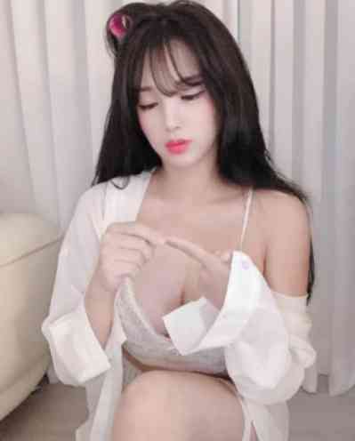 23 year old Vietnamese Escort in Genting Genting Escort Zoe