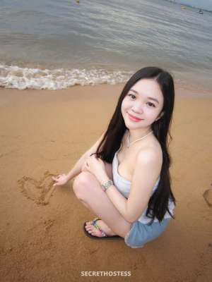 Selin 25 year old Escort in Surabaya