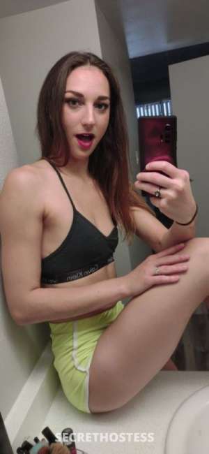 24 year old Escort in Toulouse Henriette