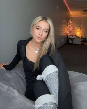 These Hands Await You 27 year old Escort in Flint MI