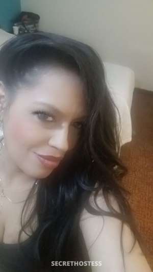 Beautiful Latina waiting to make all your fanta especiaĺ 39 year old Escort in Des Moines IA