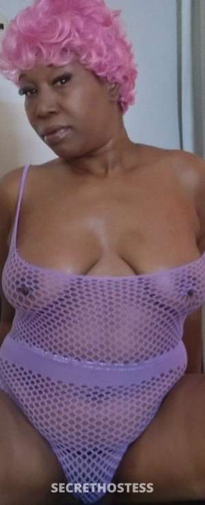 35 year old Escort in Charleston SC looking for fun get at me guys