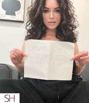 26 year old Caucasian Escort in Hamilton curvybodaciousmainstreamsignedpornstarfromnyc
