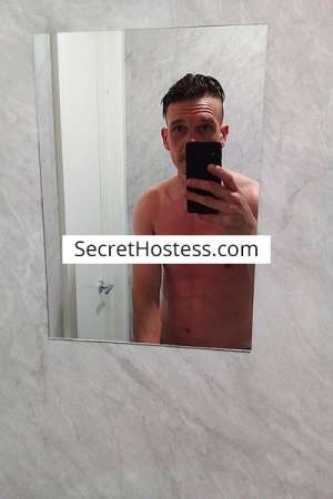 Ant 40Yrs Old Caucasian Escort Brunette Green Eyes 50KG 40 year old Escort in Kent