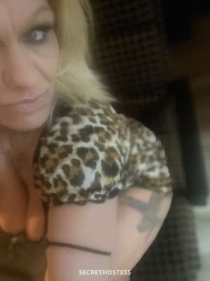 Let me be your new obsession 43 year old Escort in Flint MI