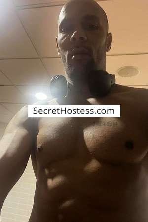 gentleman 69 42 year old Escort in Leeds