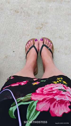 Sexy Mature GreenEyed Cougar on the Prowl OUTCALL ONLY 49 year old Escort in Green Bay WI