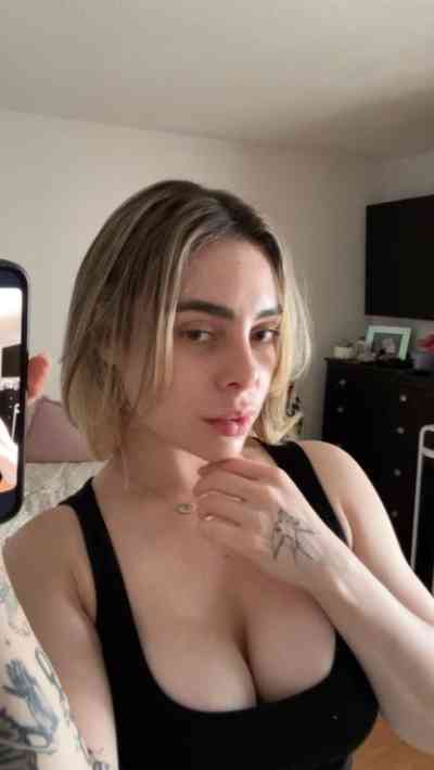 27 year old Escort in Montreal Hey handsome I’m available for both Incall and outcall