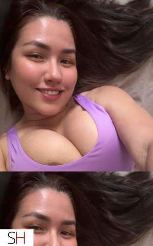 27 year old Escort in Edmonton would you let me sit and ride your face till i cum nd squirt