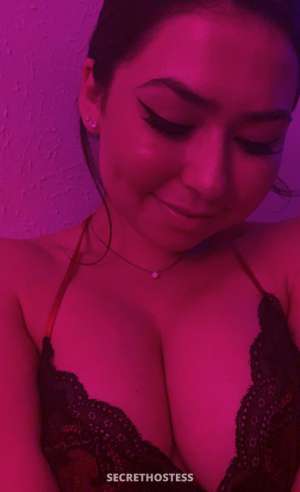 Looking for a discreet friend with benefits 32 year old Escort in Bloomington-Normal IL