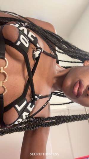 Saleen 22Yrs Old Escort Phoenix AZ Image - 2