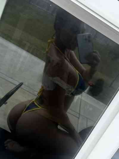 26 year old Escort in Cowichan Valley Hey handsome I’m available for both Incall and outcall