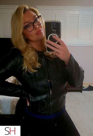 Tall thick MILF 35 year old Escort in Winnipeg