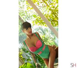 33 year old Escort in Greenwich London Jessica rossi-independent-party girl