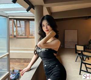 22 year old Asian Escort in London .Graceful Asian Companion.Nxxxx-xxx-xxx, Agency