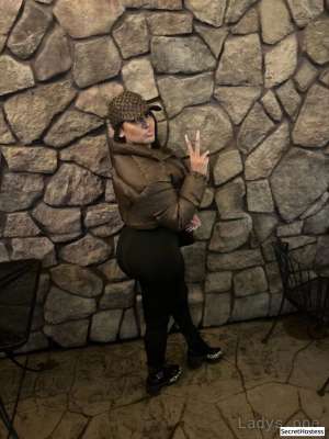 Escort model MINA, Milwaukee 27 year old Escort in Milwaukee WI