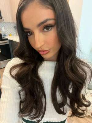 25 year old Escort in Long Beach CA Juicy Pussy For a Juicy Night