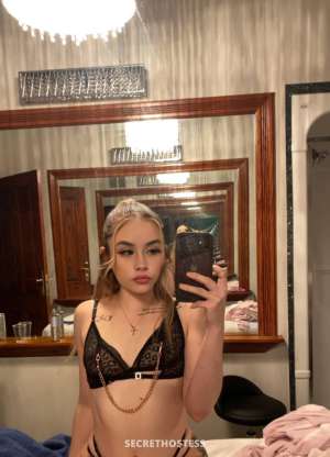 22 year old Caucasian Escort in Scarborough AVAILABLE All NIGHT INCALLS/OUTCALLS TRIO FRIENDS AVA
