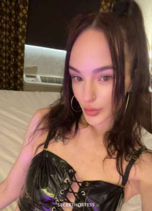 26 year old Caucasian Escort in Windsor sensual and upscale with a juicy ass and beautiful face