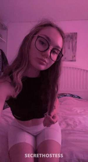 Available for incall and outcall service and ready to please 25 year old Escort in Hampton VA