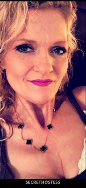 Tall &amp; Sexy 38 year old Escort in Little Rock AR