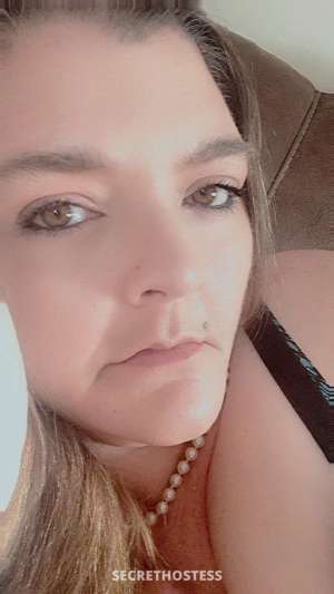SPECIALS TONIGHT ONLY OUTCALLS full figured woman here for 36 year old Escort in Cincinnati OH