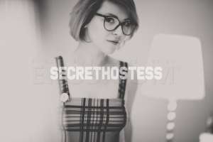 27 year old Caucasian Escort in Naples FL Diana Ray Petit European blonde. All natural