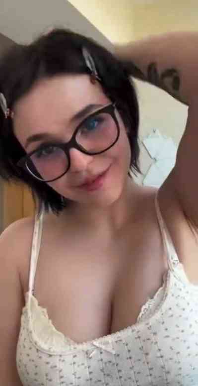 27 year old Escort in Las Vegas xxxx-xxx-xxx I’m wet and horny for you let’s fuck. I’m