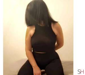 36 year old Latino Escort in Leeds Rebecca hott full service, Independent