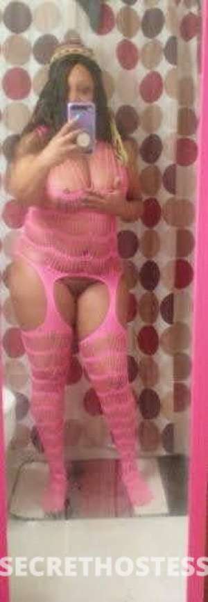 35 year old Escort in Springfield MO ✊🏾💦BlaCk PuSSie🎬READY For Sum WHITE MEAT