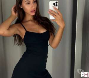 24 year old Asian Escort in Buckinghamshire . Best Asian Babe London .No Rush Central, Agency