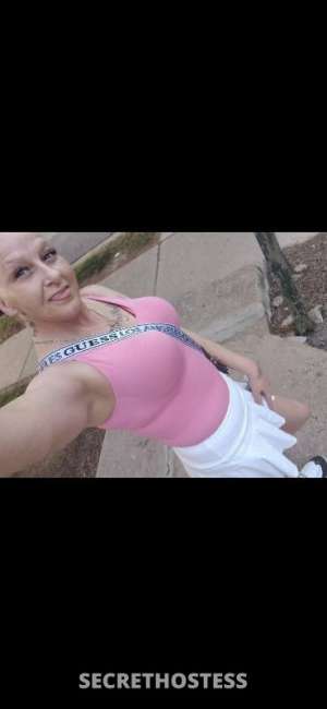 Have a sweet tooth come satisfy it with Heaven at the Candy 37 year old Escort in Lafayette IN